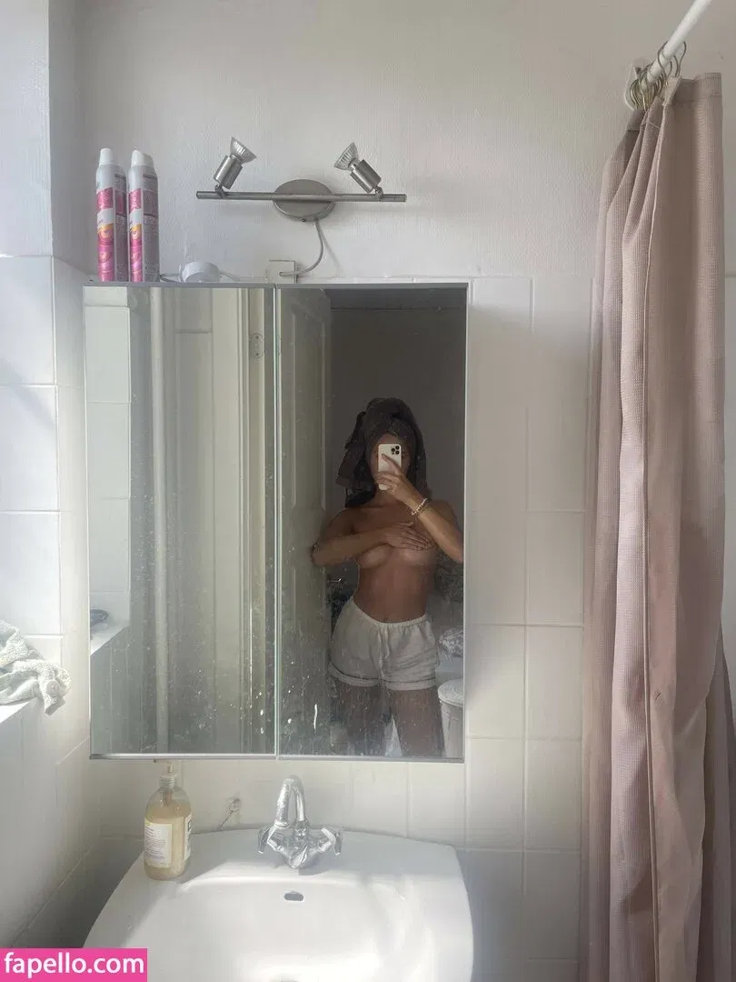 Sofie Mai Onlyfans Photo Gallery 