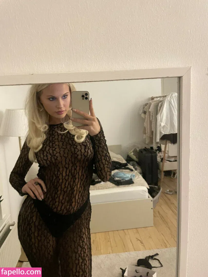 Sofie Mai Onlyfans Photo Gallery 