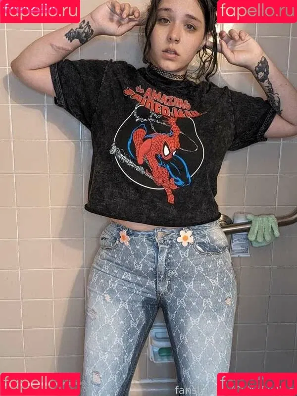 Tinklebell Pees Onlyfans Photo Gallery 