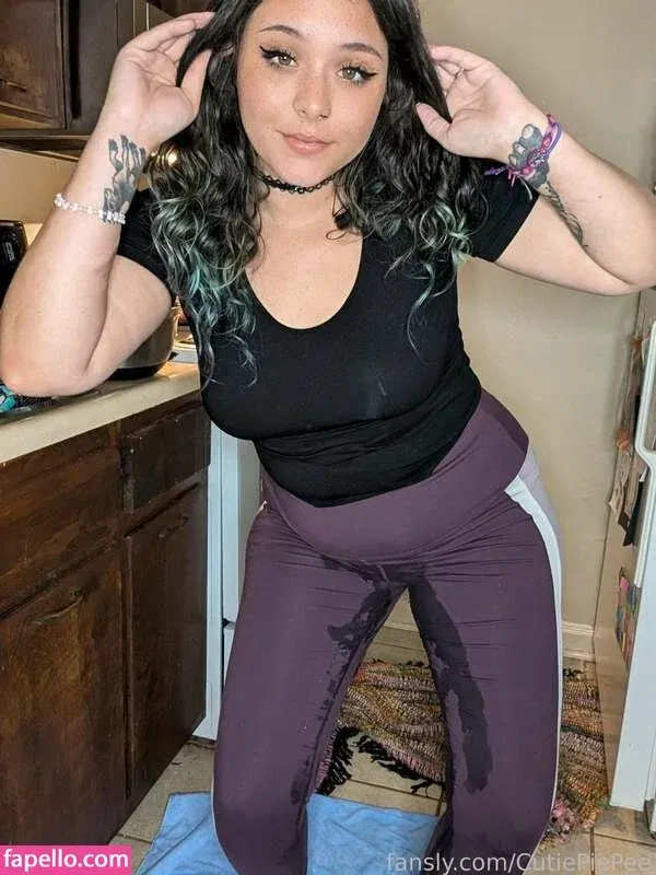 Tinklebell Pees Onlyfans Photo Gallery 