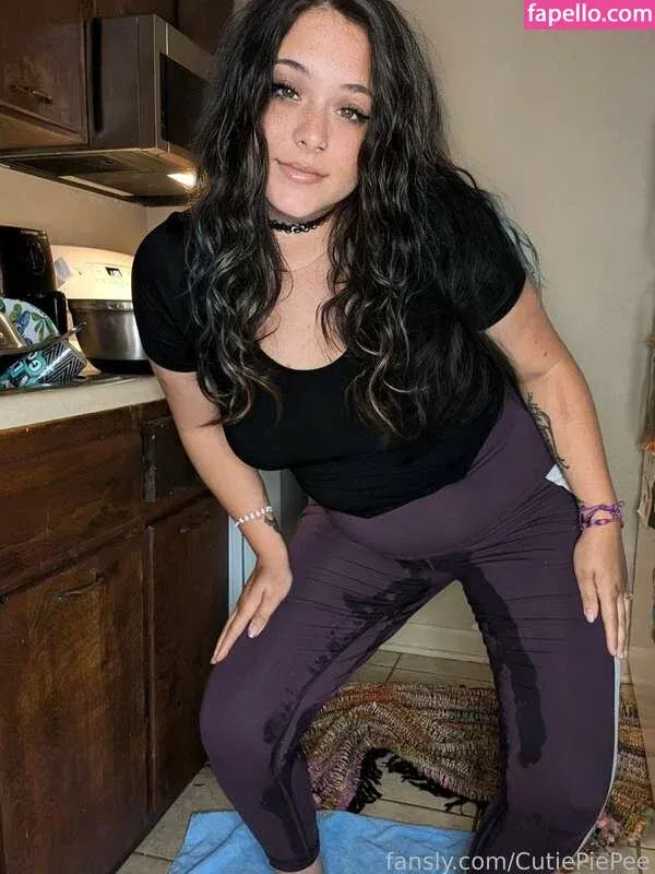 Tinklebell Pees Onlyfans Photo Gallery 