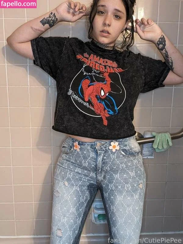 Tinklebell Pees Onlyfans Photo Gallery 