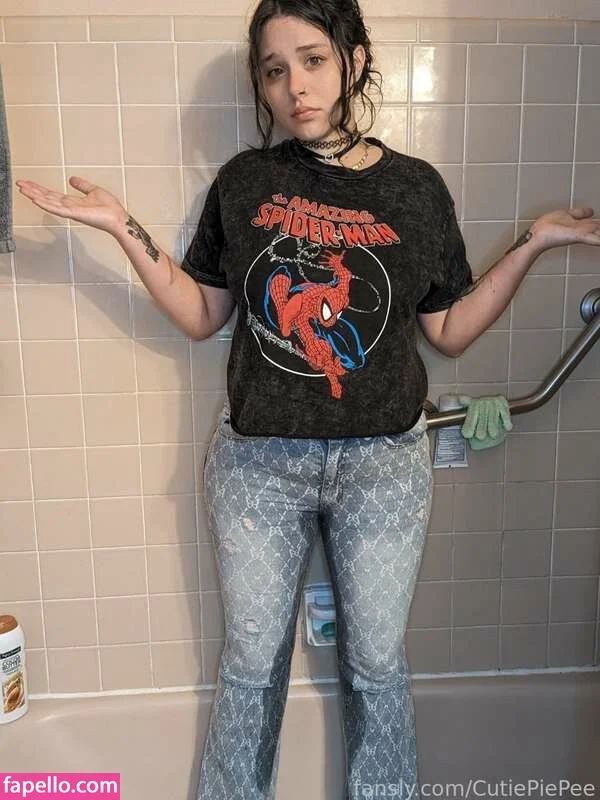 Tinklebell Pees Onlyfans Photo Gallery 