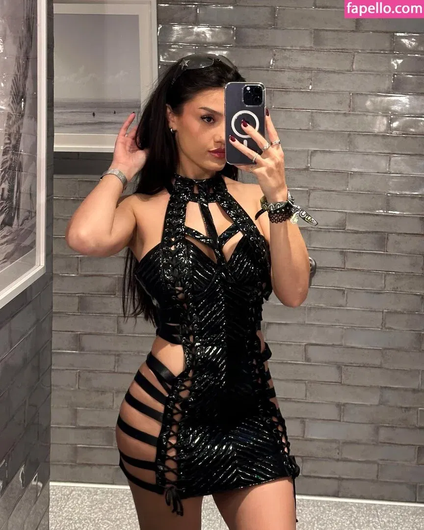 Ece Ozbudak Onlyfans Photo Gallery 