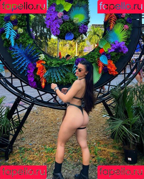 Ece Ozbudak Onlyfans Photo Gallery 