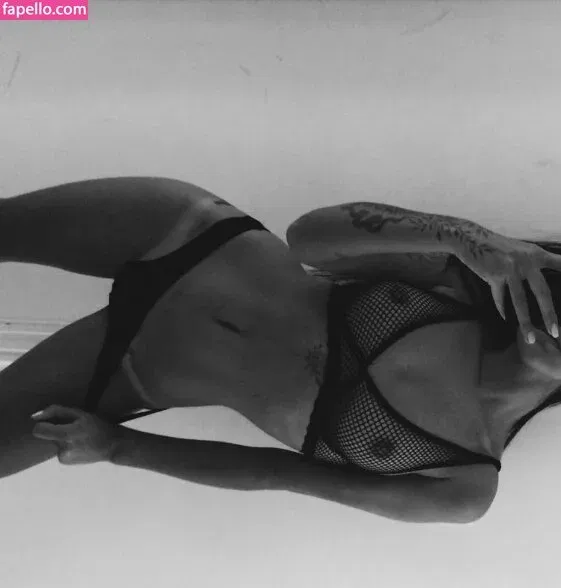 gabriela1.8 Onlyfans Photo Gallery 