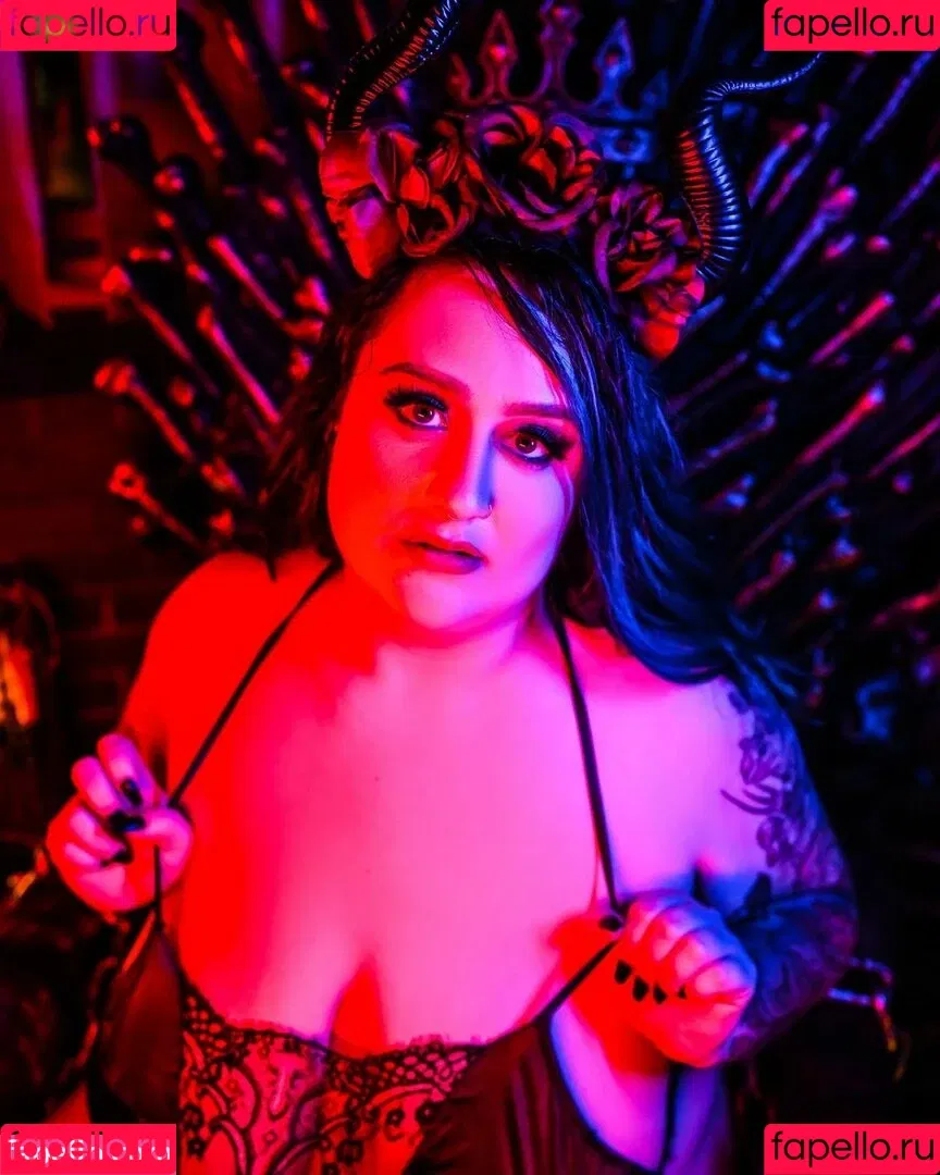 NyxieAssists Onlyfans Photo Gallery 