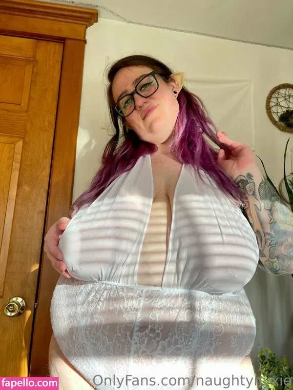 NyxieAssists Onlyfans Photo Gallery 