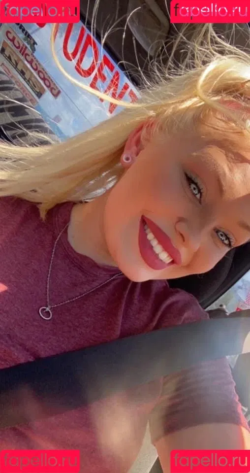 Kourtney Garrett Onlyfans Photo Gallery 