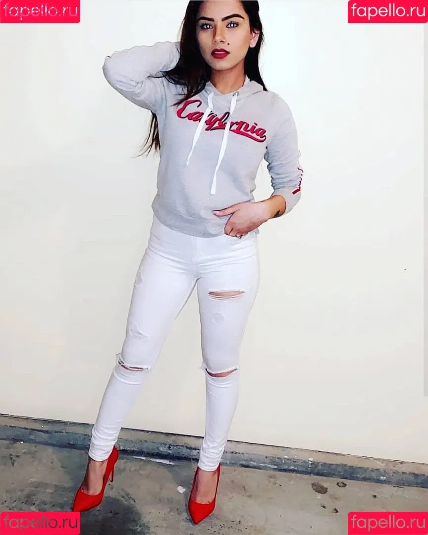 Sukh Bains Onlyfans Photo Gallery 