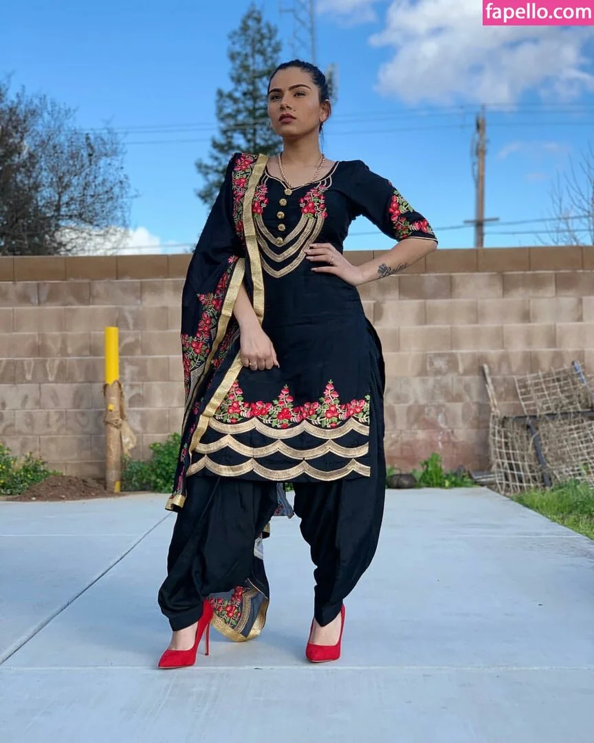 Sukh Bains Onlyfans Photo Gallery 