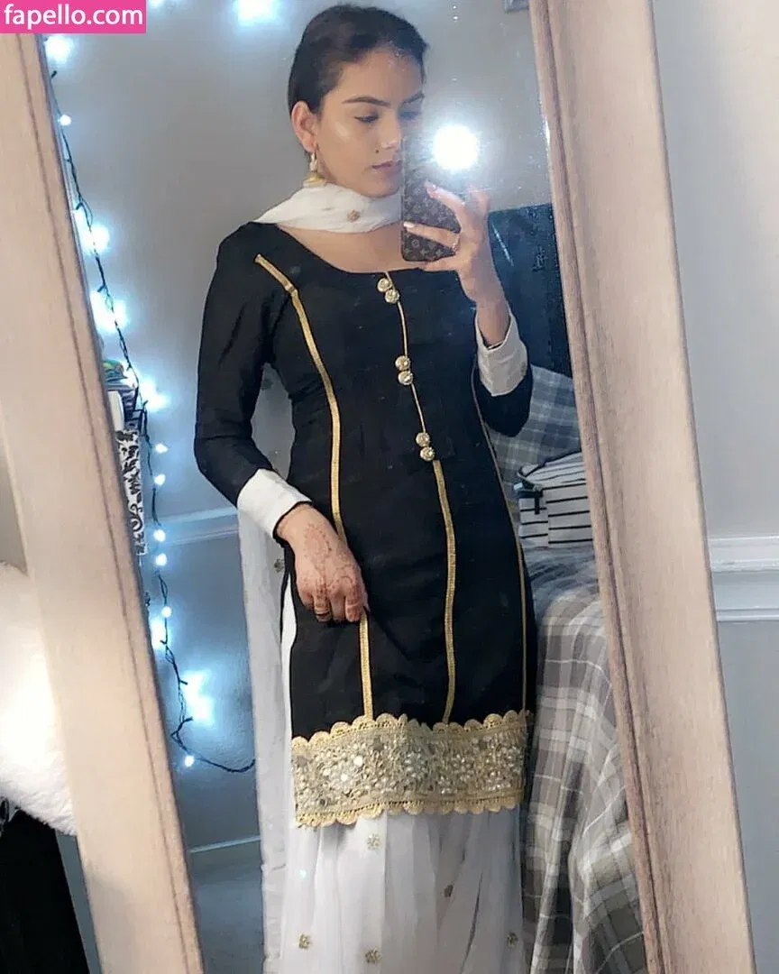 Sukh Bains Onlyfans Photo Gallery 