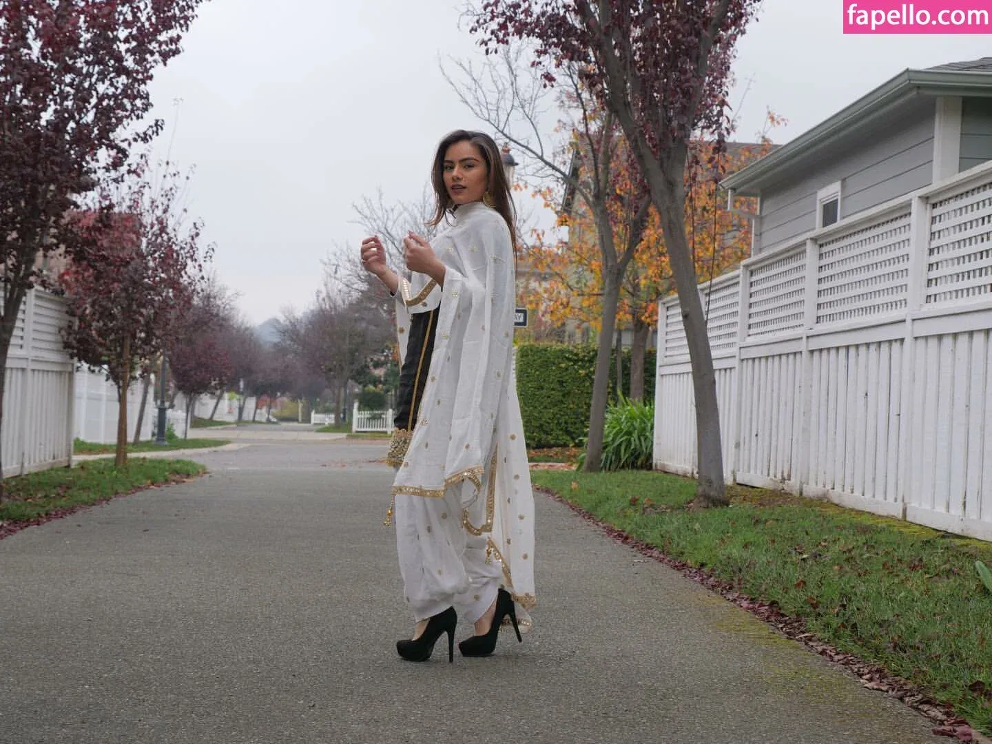 Sukh Bains Onlyfans Photo Gallery 