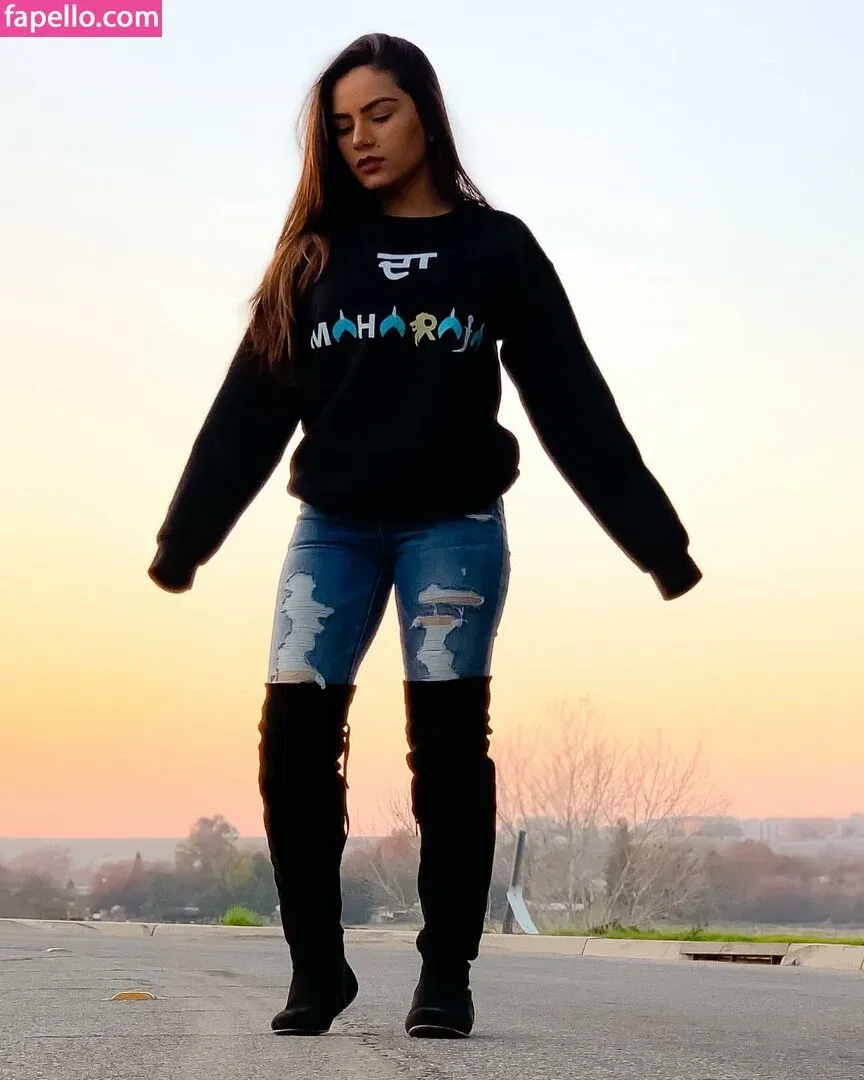 Sukh Bains Onlyfans Photo Gallery 