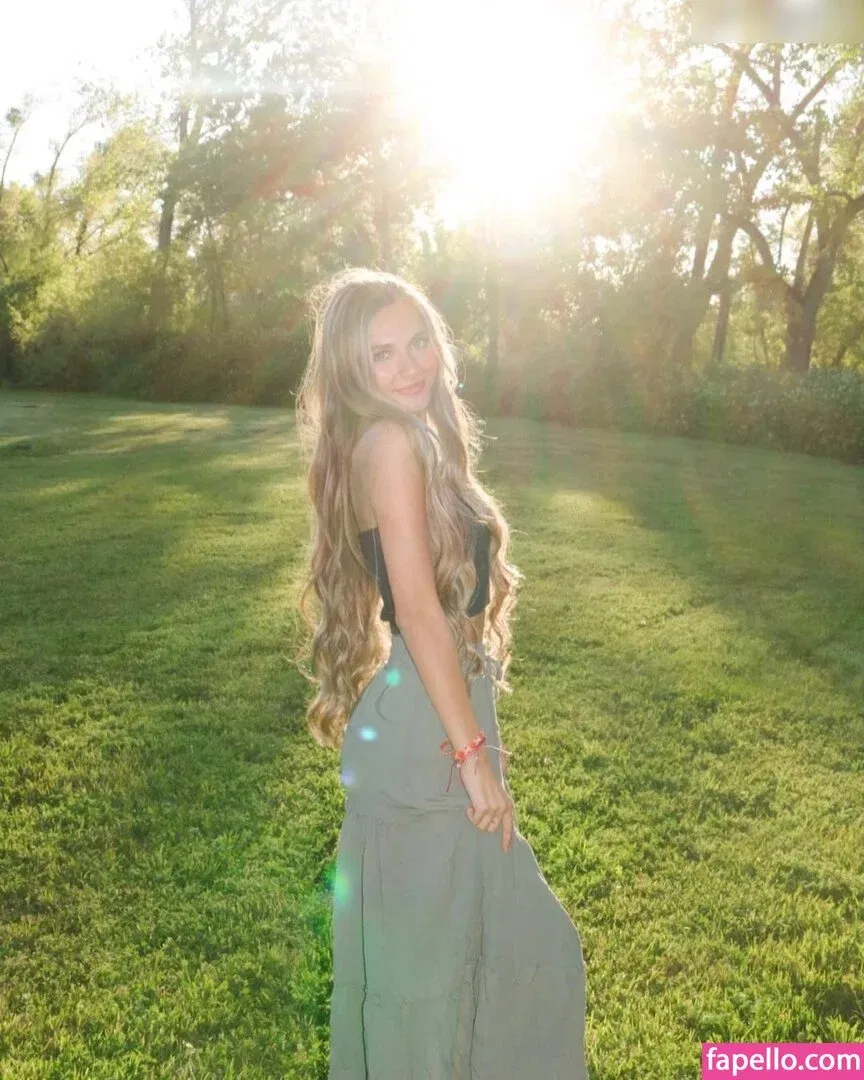 Analeese Bonfiglio Onlyfans Photo Gallery 