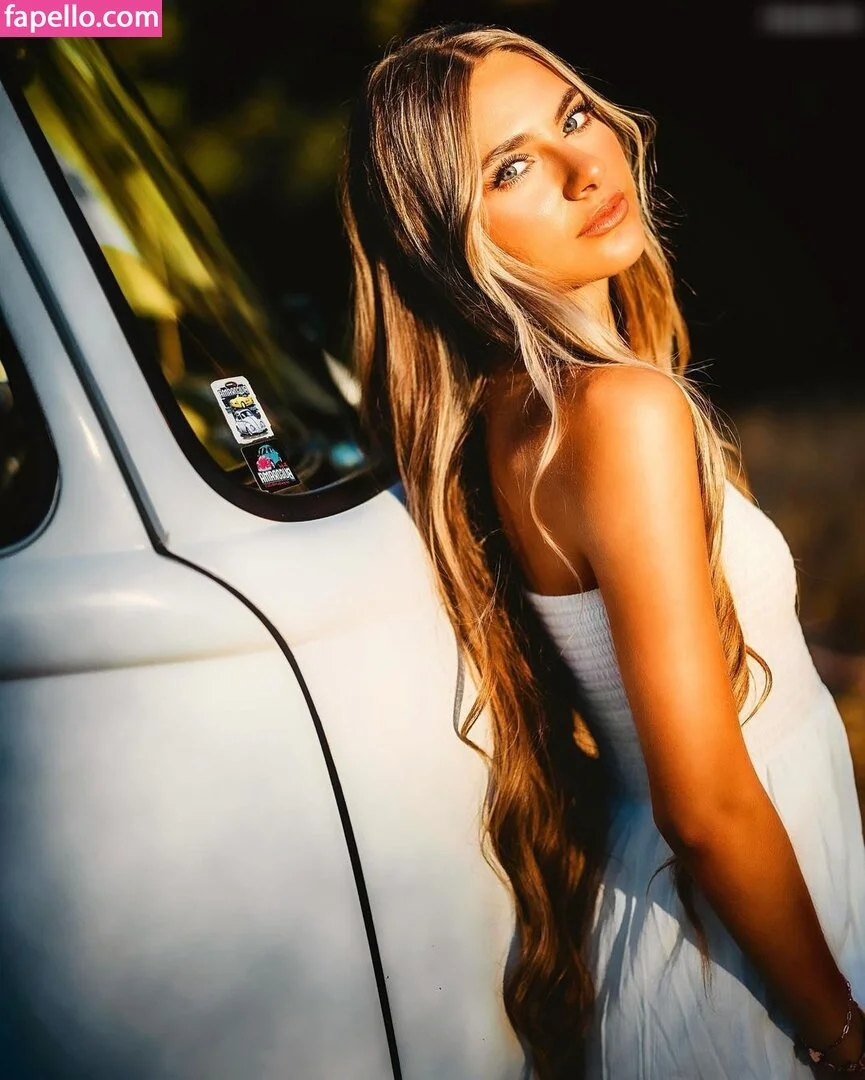 Analeese Bonfiglio Onlyfans Photo Gallery 