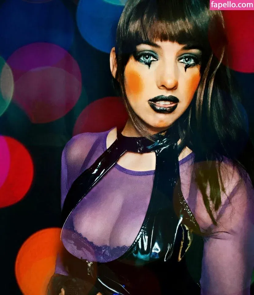 raeoticneutral Onlyfans Photo Gallery 