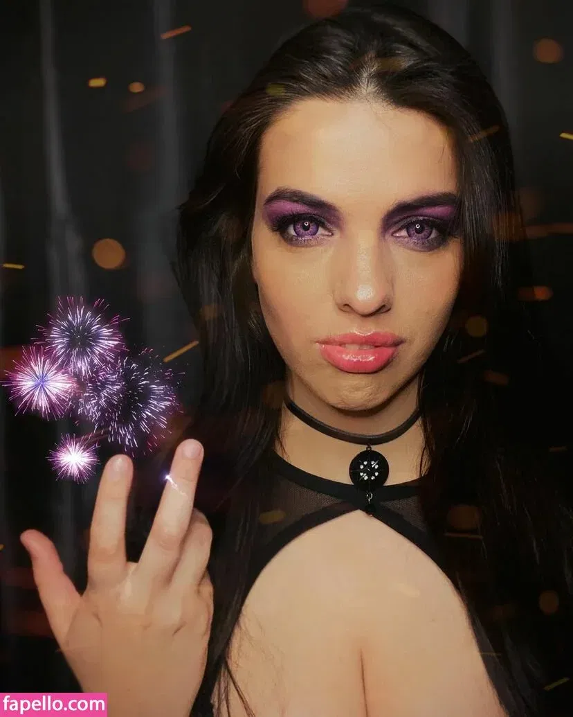 raeoticneutral Onlyfans Photo Gallery 