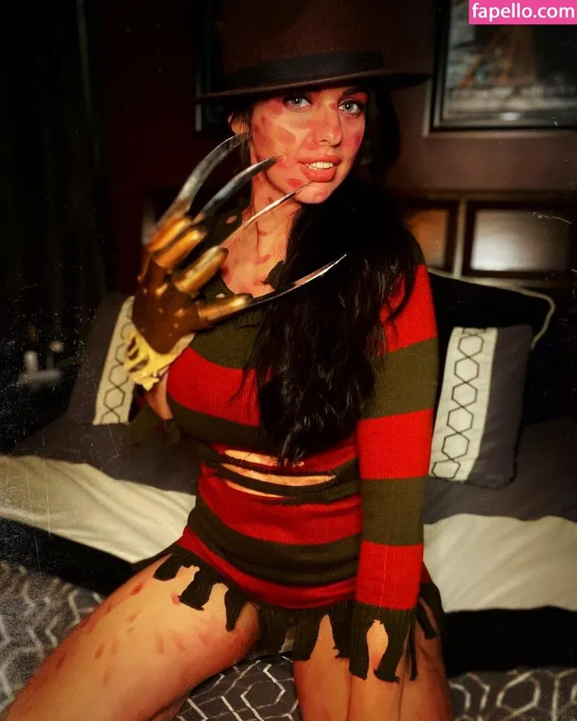 raeoticneutral Onlyfans Photo Gallery 