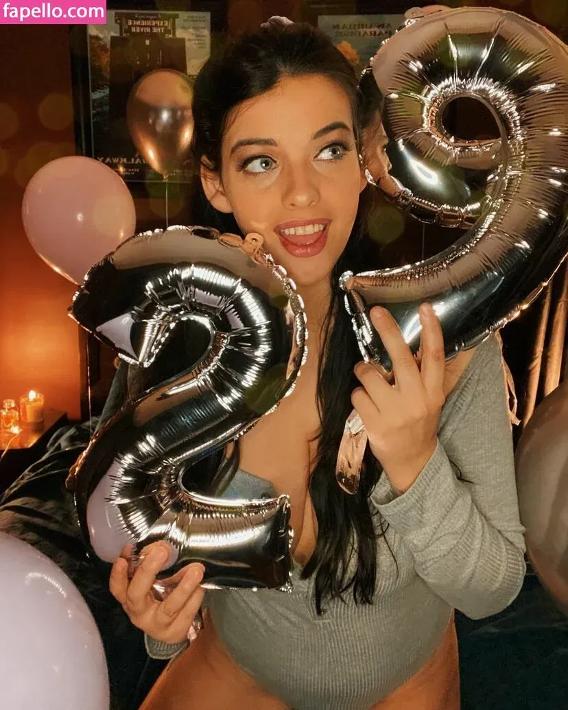 raeoticneutral Onlyfans Photo Gallery 