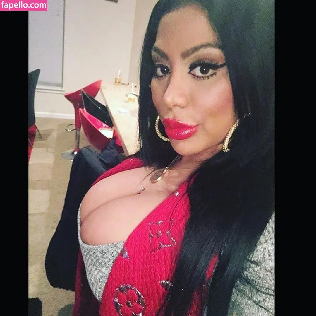 persiaanbaddie1 Onlyfans Photo Gallery 