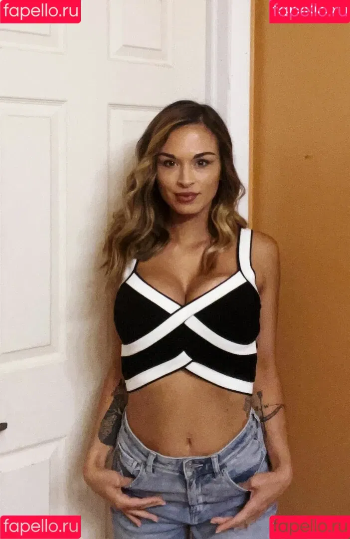 Caroline Ivy Onlyfans Photo Gallery 