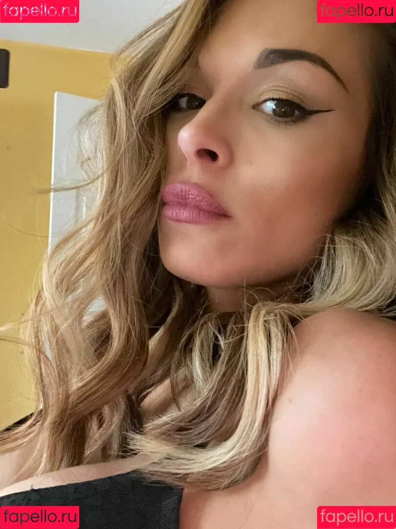 Caroline Ivy Onlyfans Photo Gallery 