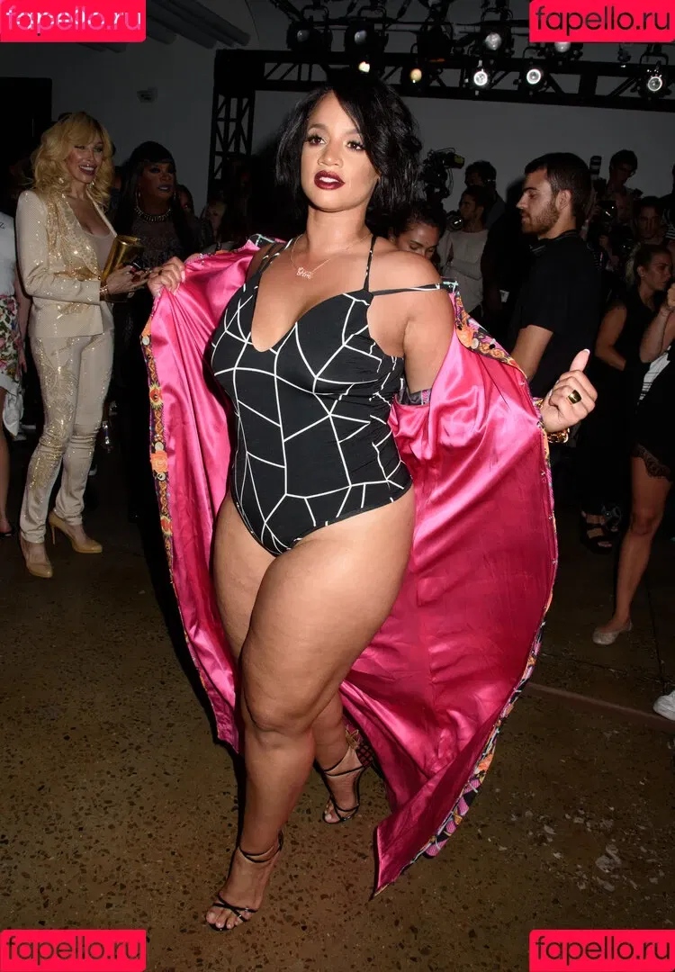 Dascha Polanco Onlyfans Photo Gallery 