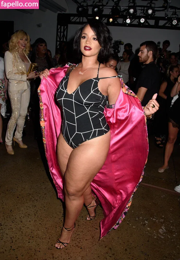 Dascha Polanco Onlyfans Photo Gallery 