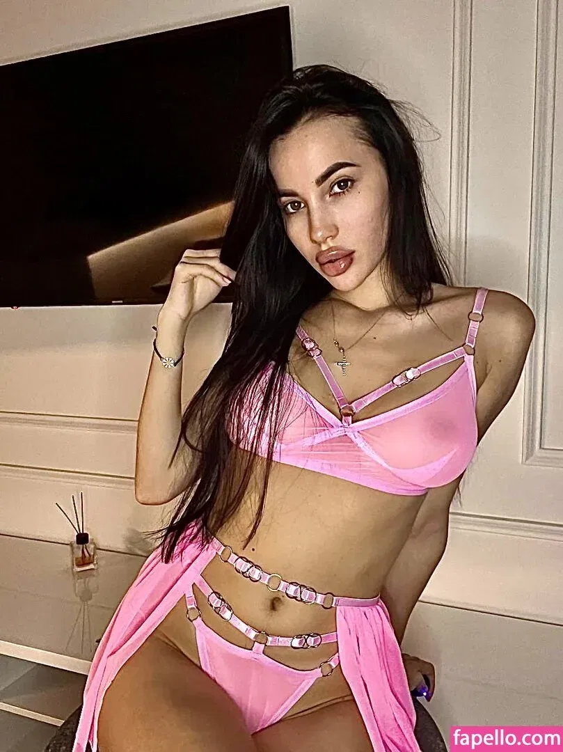 Nadinnadi Onlyfans Photo Gallery 