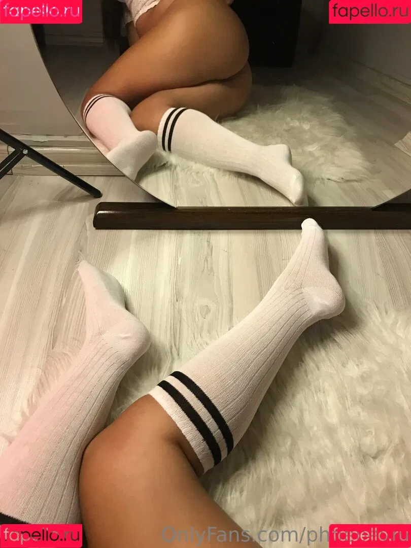 theephoebee Onlyfans Photo Gallery 
