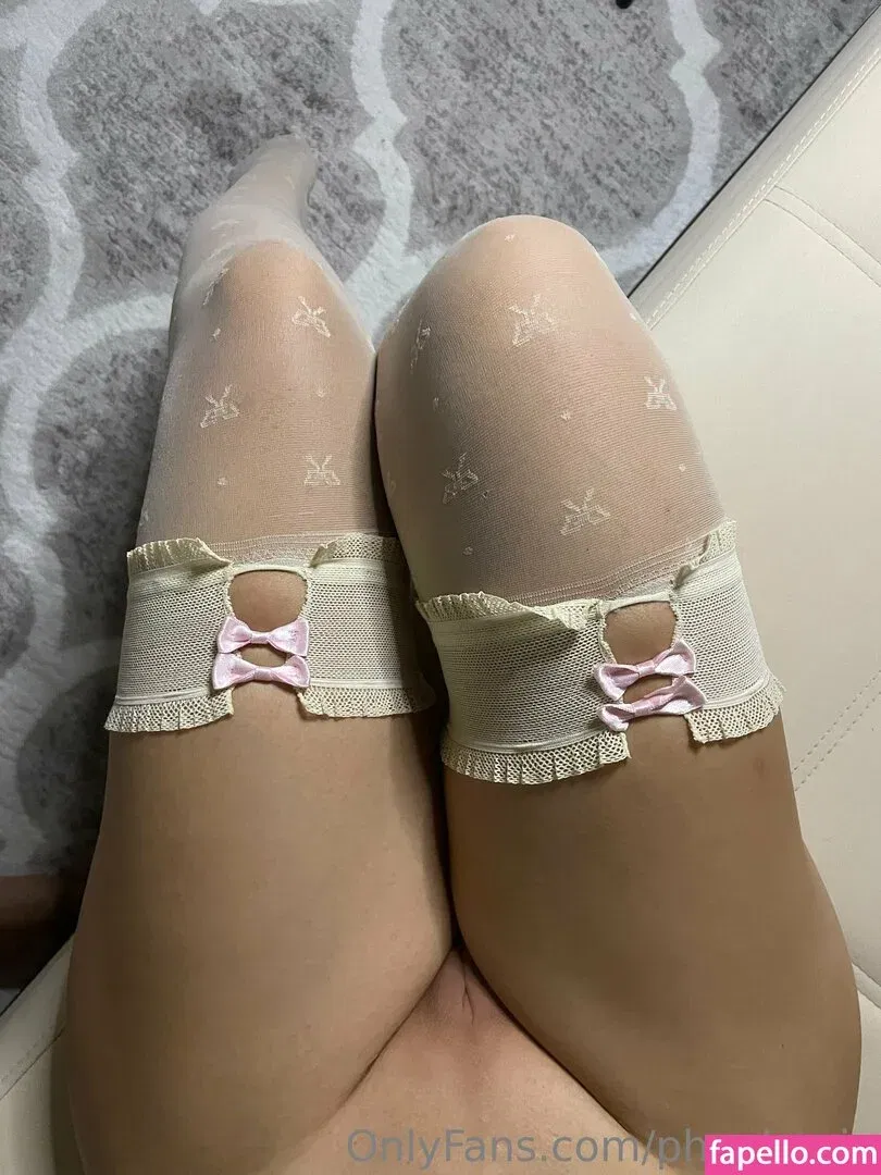 theephoebee Onlyfans Photo Gallery 