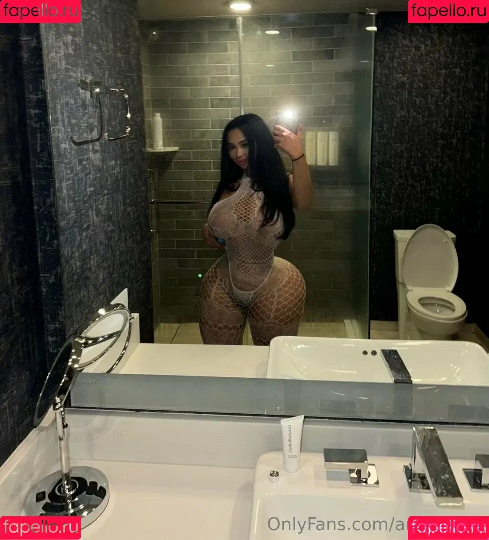 amburnee Onlyfans Photo Gallery 