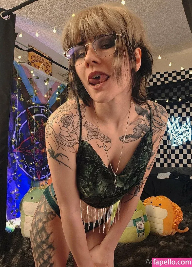 adalindgrayxo Onlyfans Photo Gallery 