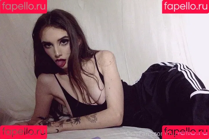 C0m9ts Onlyfans Photo Gallery 