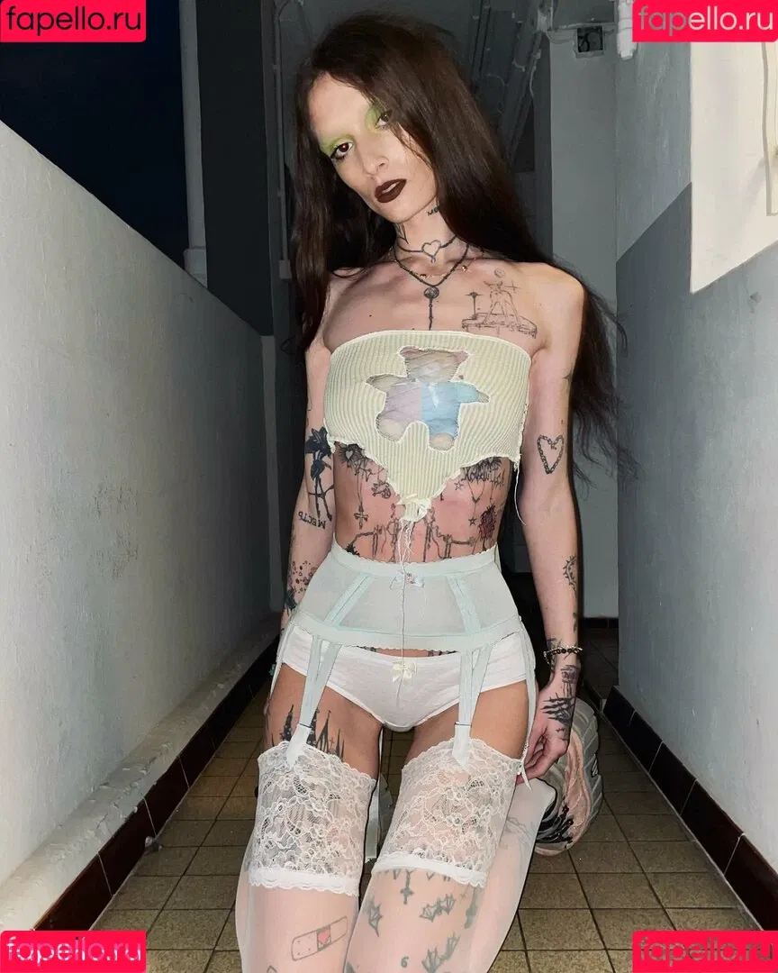 C0m9ts Onlyfans Photo Gallery 