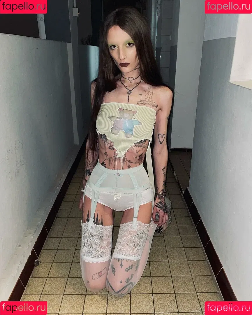 C0m9ts Onlyfans Photo Gallery 