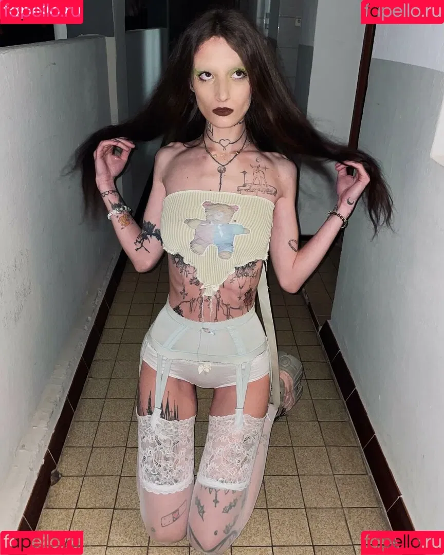 C0m9ts Onlyfans Photo Gallery 