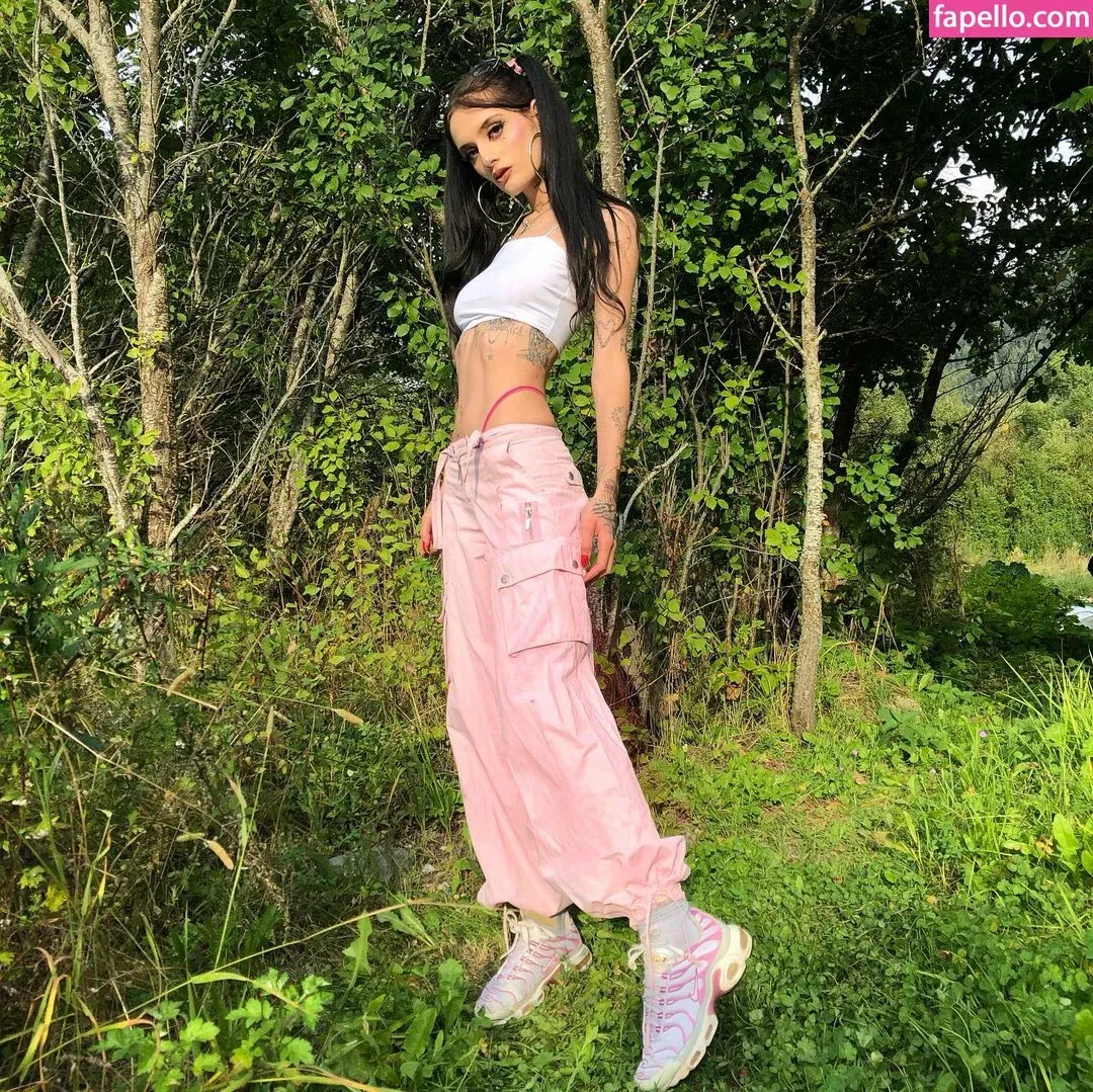 C0m9ts Onlyfans Photo Gallery 