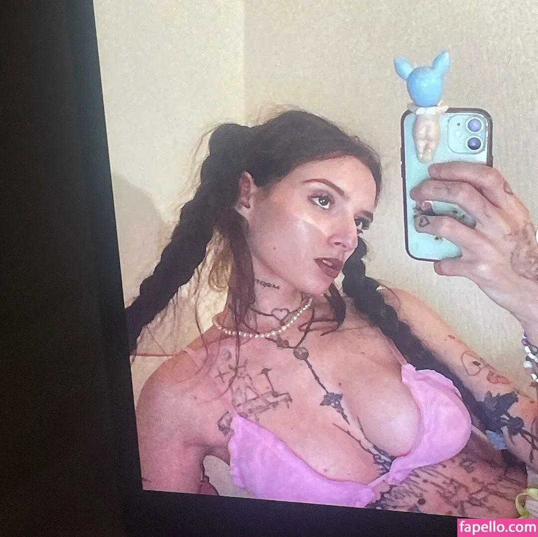 C0m9ts Onlyfans Photo Gallery 