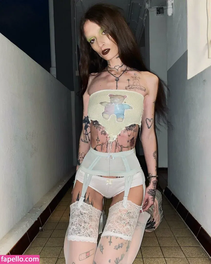 C0m9ts Onlyfans Photo Gallery 