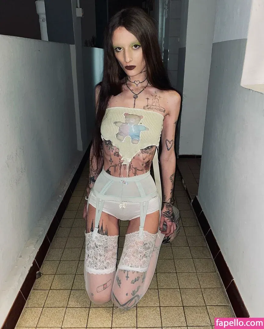 C0m9ts Onlyfans Photo Gallery 