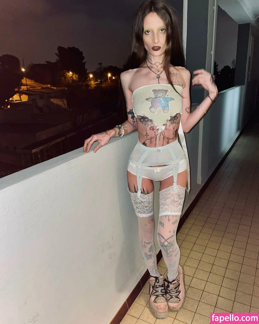 C0m9ts Onlyfans Photo Gallery 