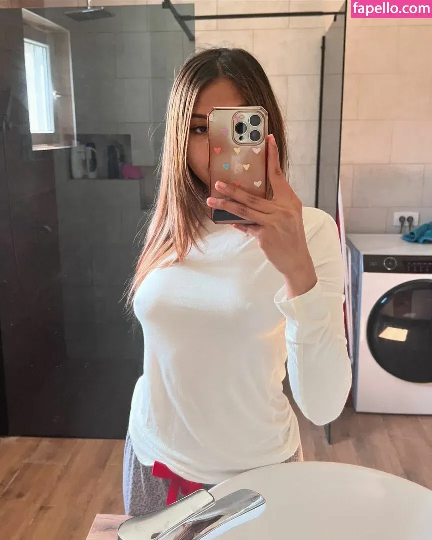 Lara-Jean Westin Onlyfans Photo Gallery 