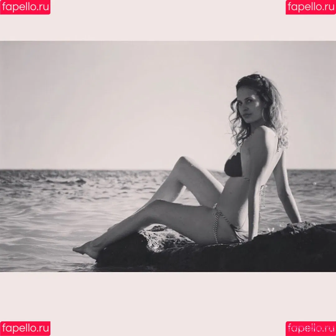 Jana Esser Onlyfans Photo Gallery 