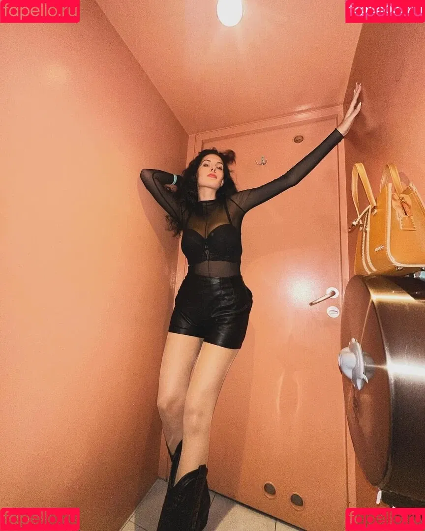 Jana Esser Onlyfans Photo Gallery 