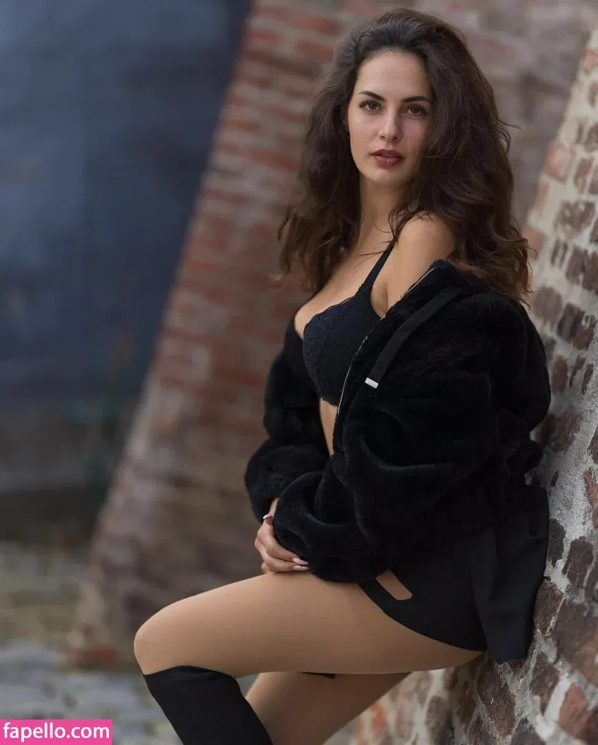 Jana Esser Onlyfans Photo Gallery 