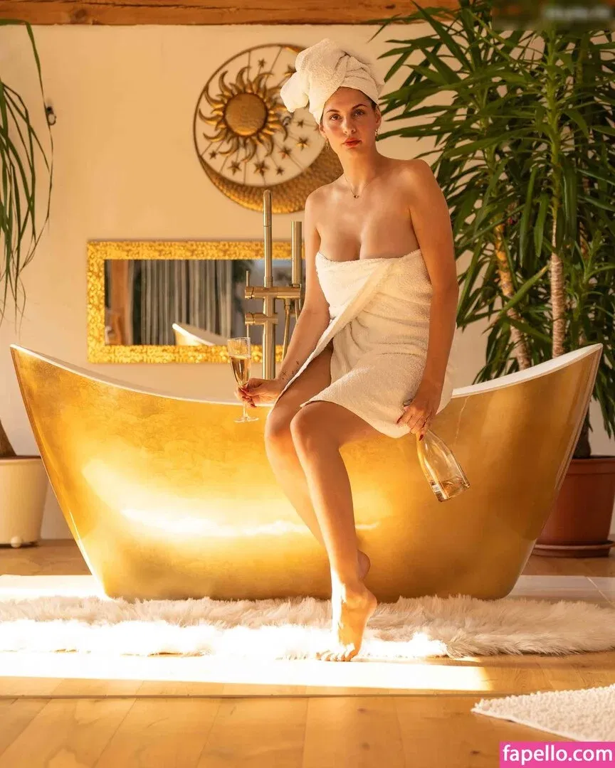 Jana Esser Onlyfans Photo Gallery 