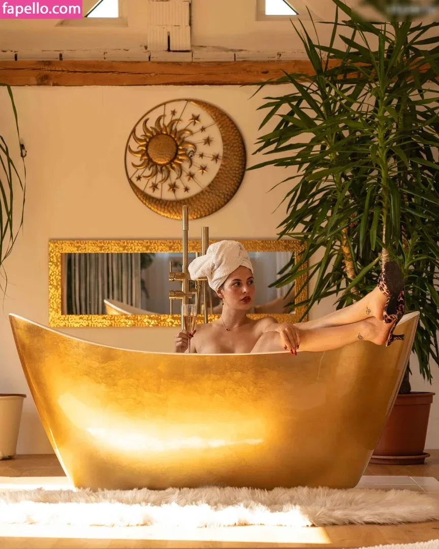 Jana Esser Onlyfans Photo Gallery 