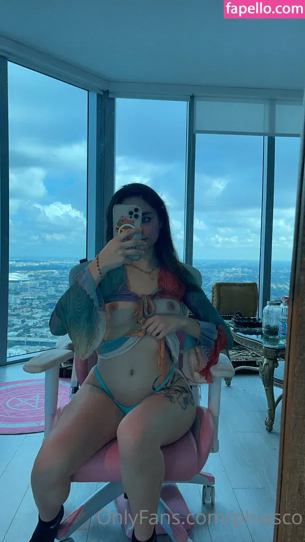 peachykaix Onlyfans Photo Gallery 